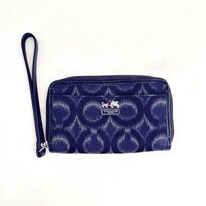 NWOT Coach Isabelle Op Ikat Small Navy Blue/Silver Wristlet